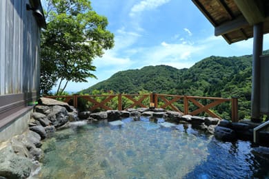 Open-air bath