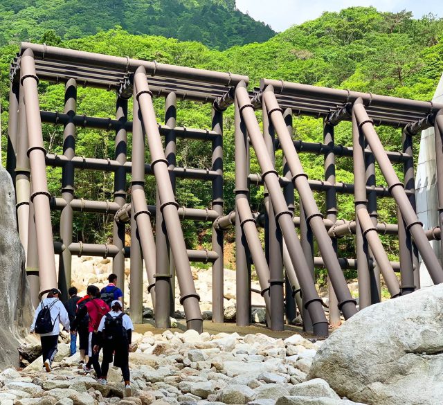 裏登山道の堰堤