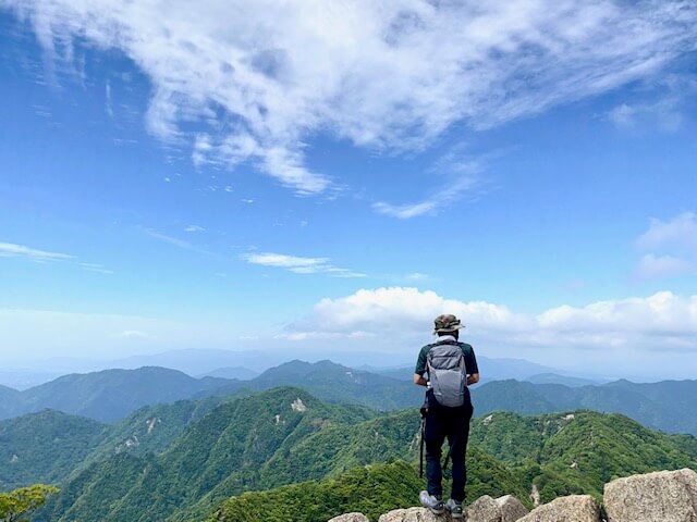 鎌ヶ岳山頂より