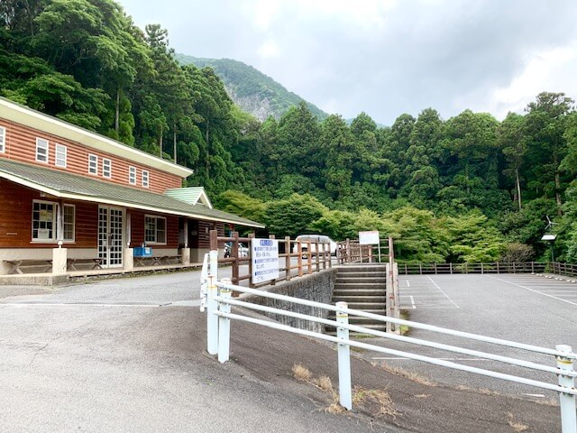 藤原岳無料休憩所駐車場