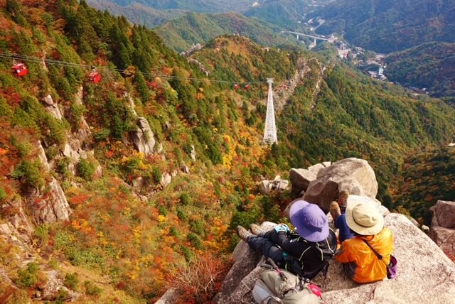 御在所岳　大黒岩の紅葉