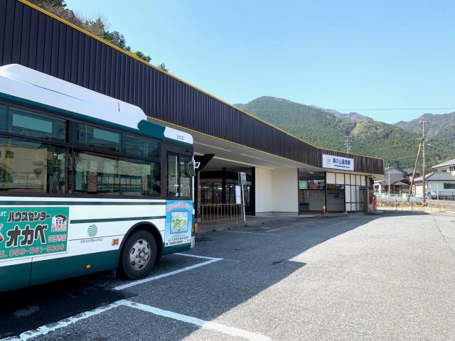 近鉄湯の山温泉駅バス停