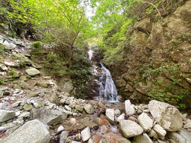 庵座谷ルートの三段の滝