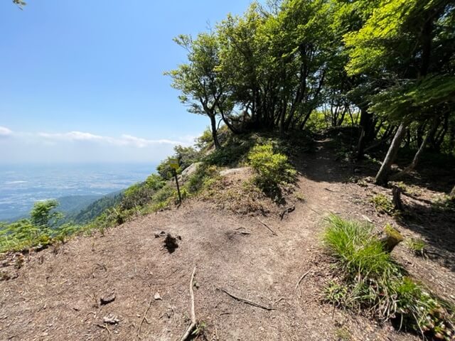 三池岳と釈迦ヶ岳の稜線