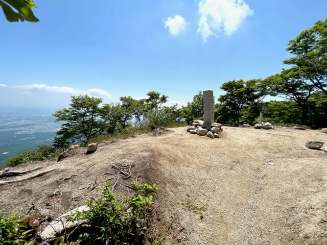 釈迦ヶ岳の三角点