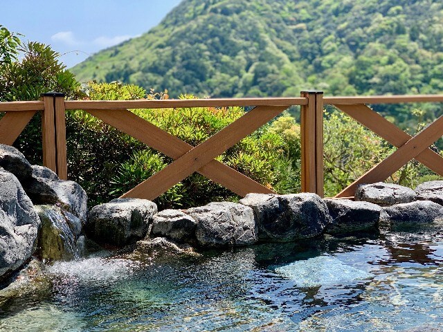 花の散策を満喫した後は温泉でホッと一息